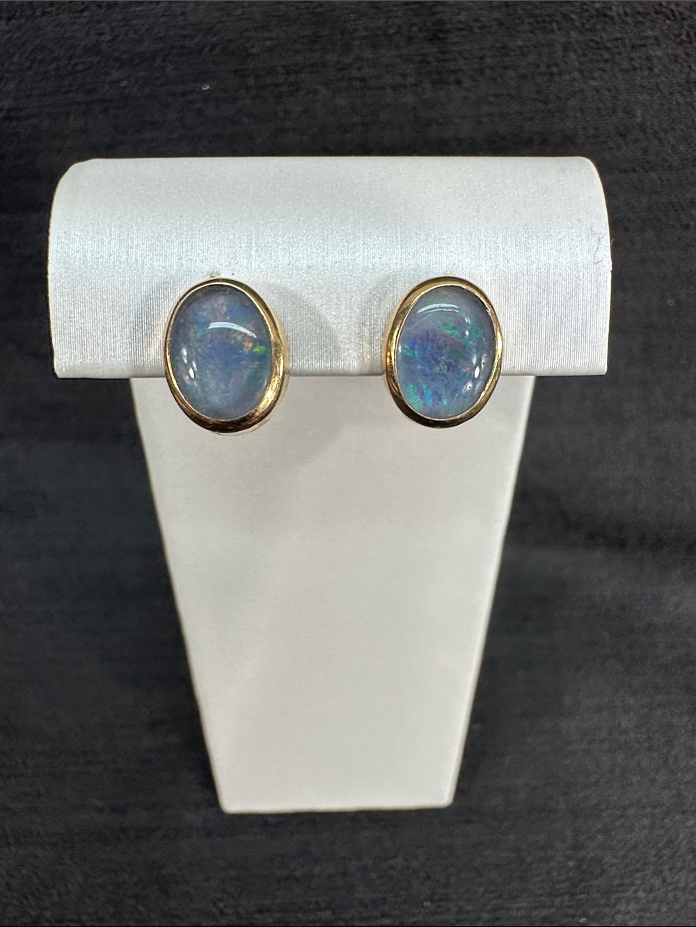 Vintage Finecraft Signed (F) 14K Gold Boulder? Opal Oval Bezel Stud Earring 1.5g